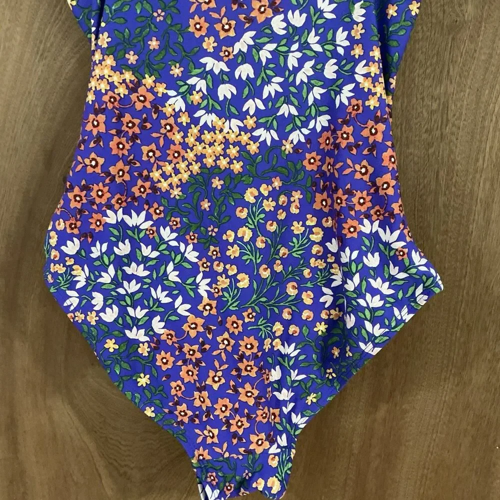 Nip Tuck Swimsuit Floral  Purple One Piece C/D Fit Cup Size 6 Swim Wear Slimming - Picture 5 of 14